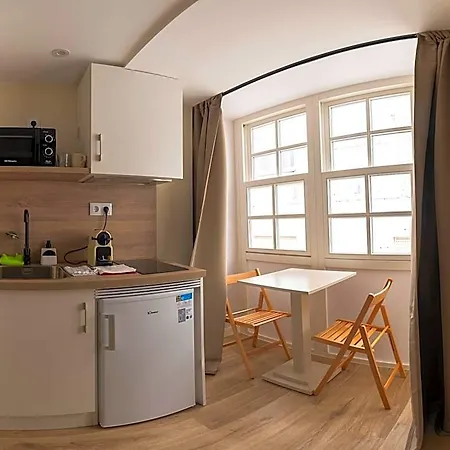 Noaru Deluxe Hotel 3*