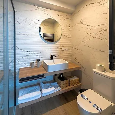 Noaru Deluxe Hotel 3*